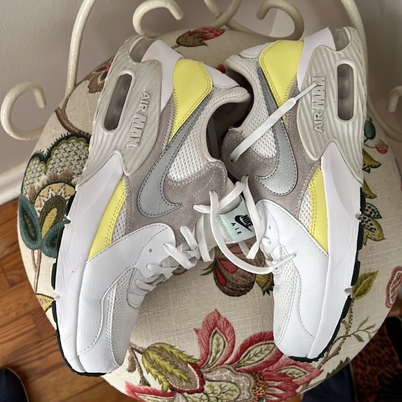 Nike Women’s AirMax Excee CD 5432-111 - Picture 4 of 14